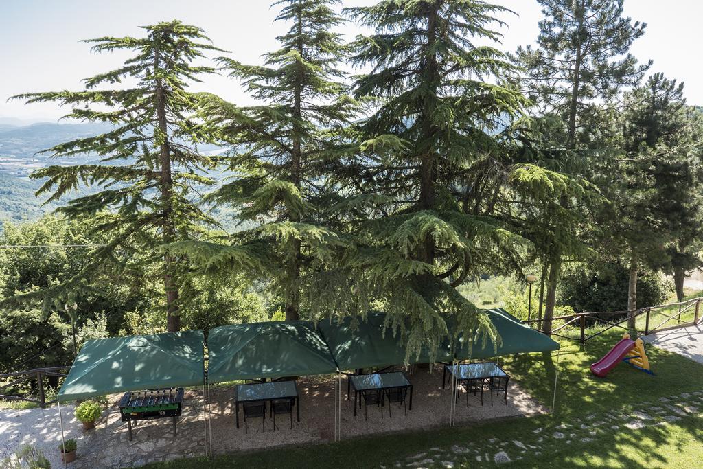 Agriturismo Monte Acuto ウンベルティデ エクステリア 写真