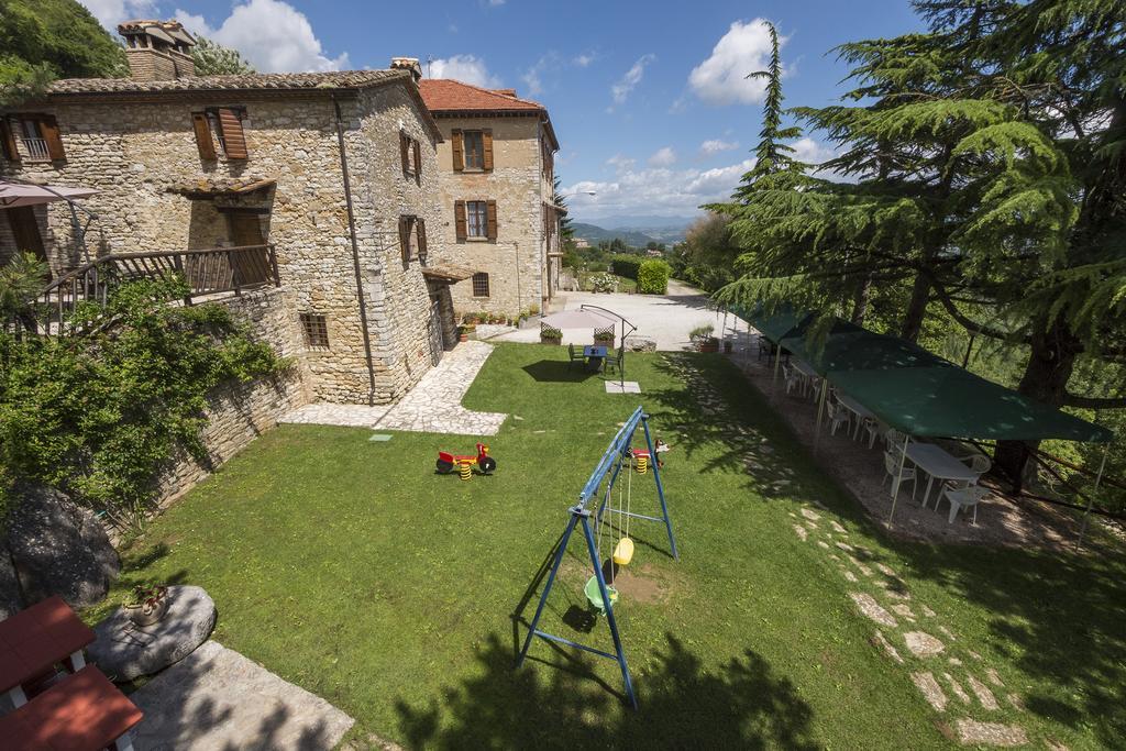 Agriturismo Monte Acuto ウンベルティデ エクステリア 写真