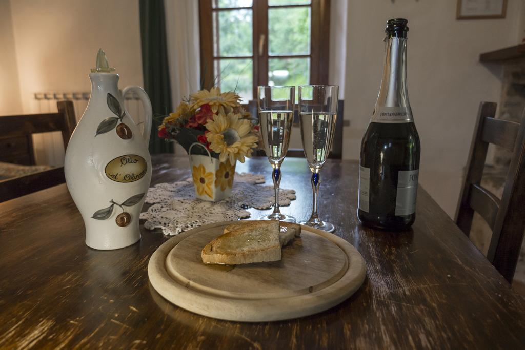 Agriturismo Monte Acuto ウンベルティデ エクステリア 写真