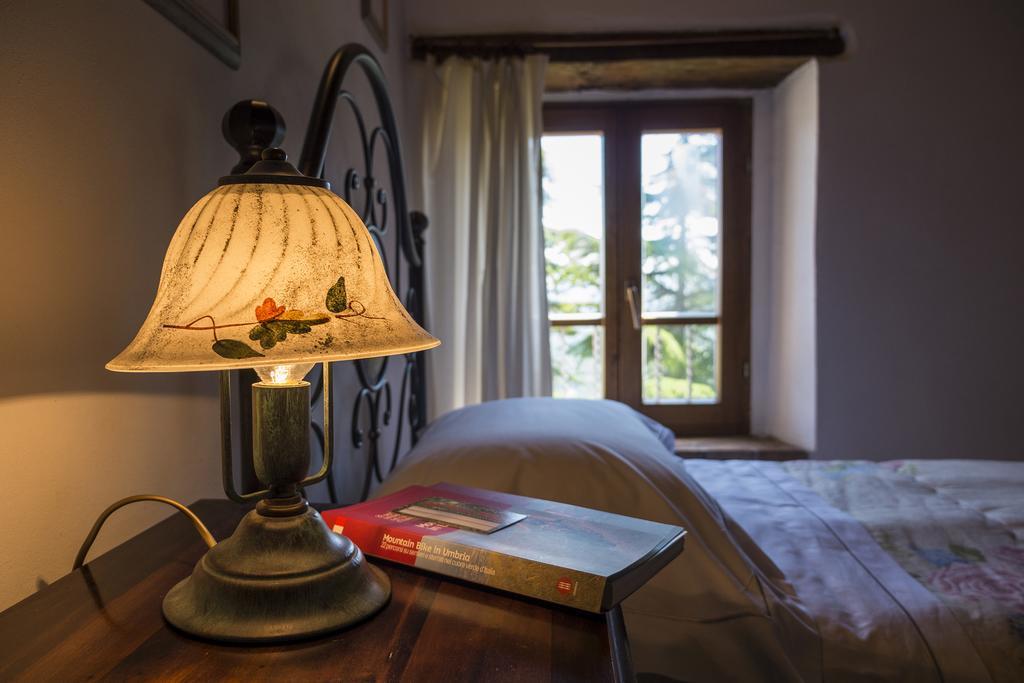 Agriturismo Monte Acuto ウンベルティデ エクステリア 写真