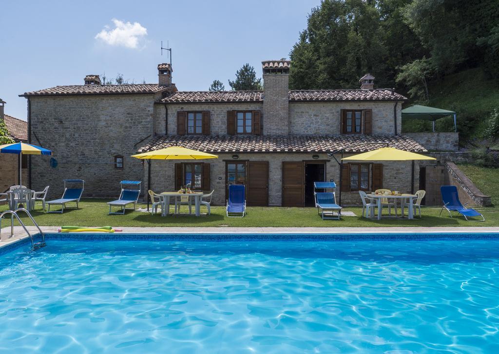 Agriturismo Monte Acuto ウンベルティデ エクステリア 写真