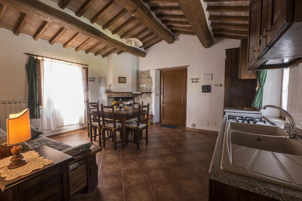 Agriturismo Monte Acuto ウンベルティデ エクステリア 写真