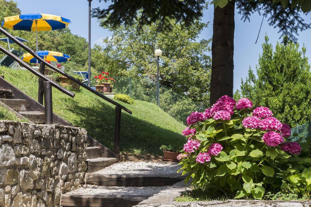 Agriturismo Monte Acuto ウンベルティデ エクステリア 写真