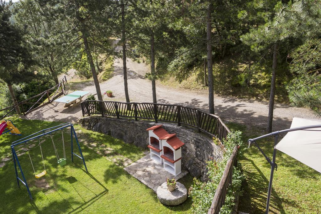 Agriturismo Monte Acuto ウンベルティデ エクステリア 写真