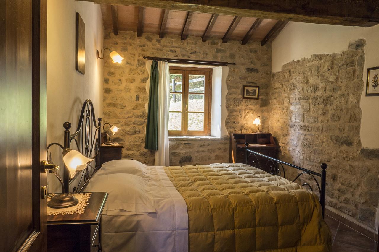 Agriturismo Monte Acuto ウンベルティデ エクステリア 写真