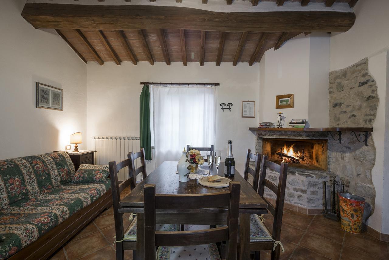 Agriturismo Monte Acuto ウンベルティデ エクステリア 写真