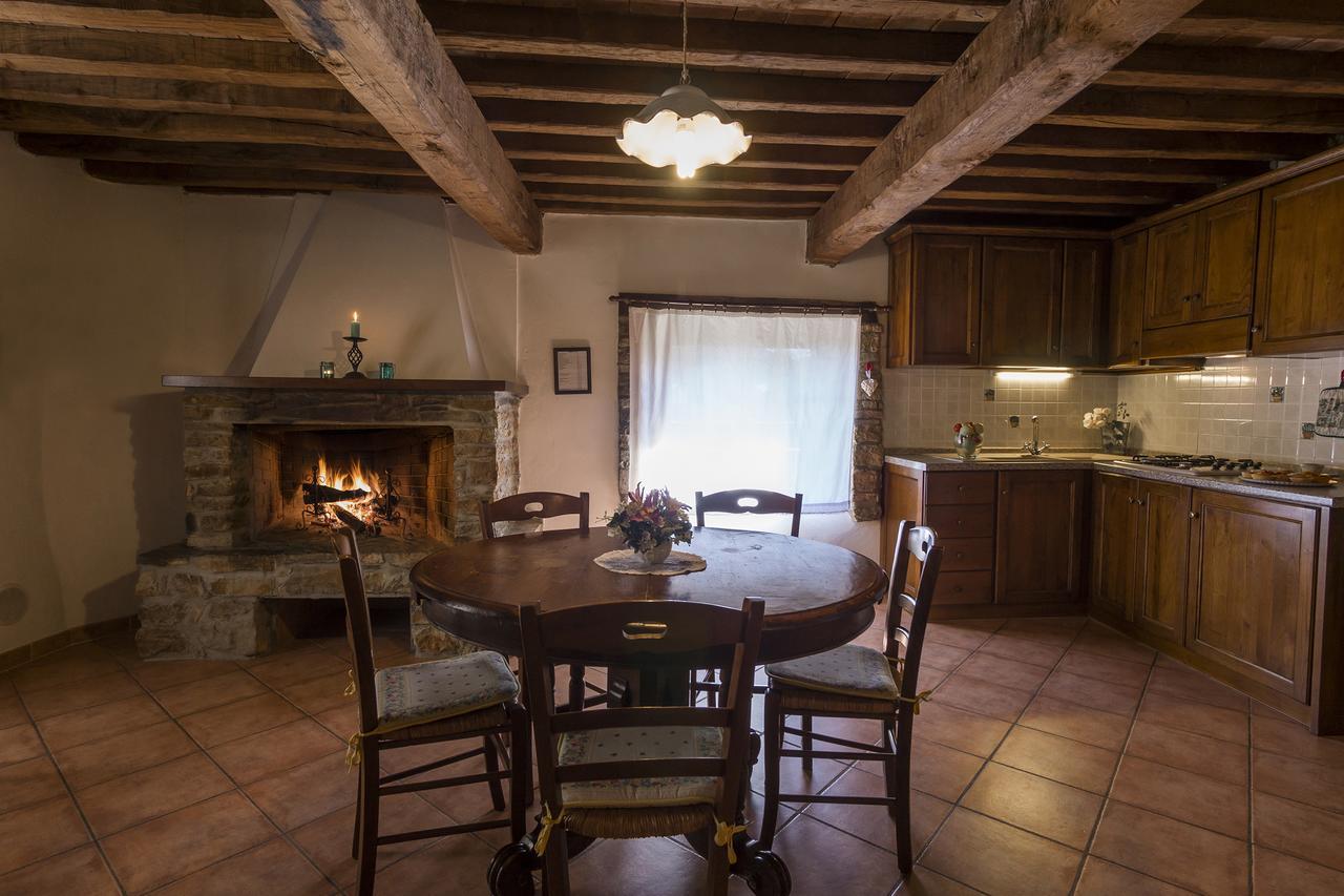 Agriturismo Monte Acuto ウンベルティデ エクステリア 写真