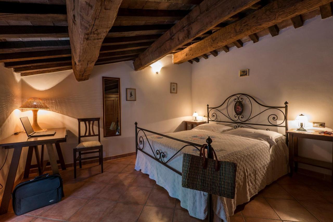 Agriturismo Monte Acuto ウンベルティデ エクステリア 写真